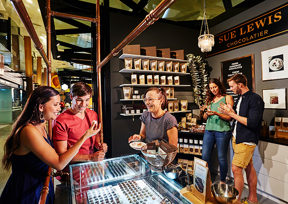 ヤンガンスクエア